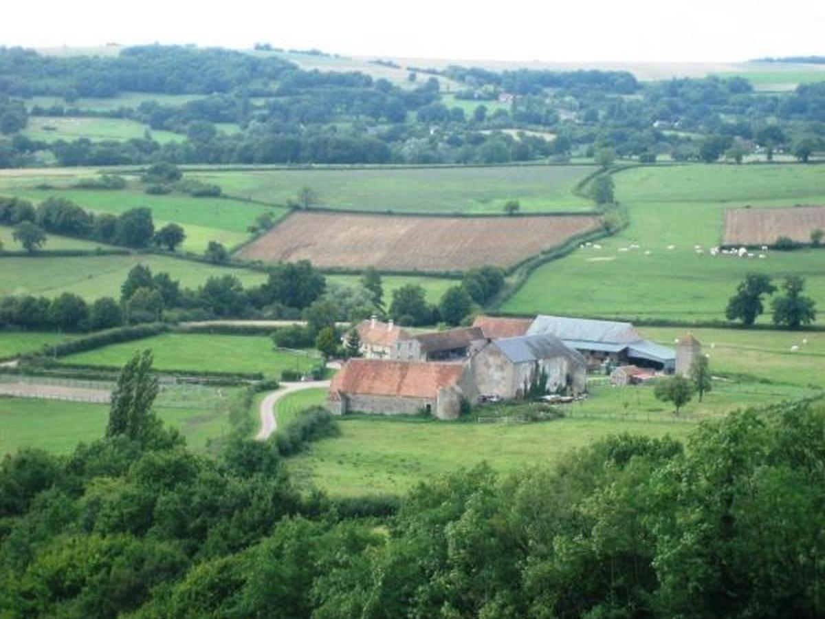 Gite Les Aubues Lormes Exterior foto